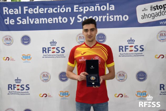 El Comité Olímpico Español concede la Medalla a Javier Huerga Sánchez por una medalla de bronce en el Campeonato del Mundo Absoluto de Salvamento y Socorrismo, celebrado en Riccione (Italia), en la prueba de lanzamiento de cuerda.