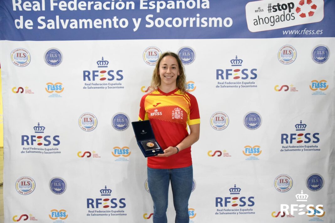 El Comité Olímpico Español concede la Medalla a Laura González López por una medalla de oro en el XIV Campeonato de Europa por Naciones de Salvamento y Socorrismo, celebrado en Castelló, con el primer puesto en la prueba banderas.