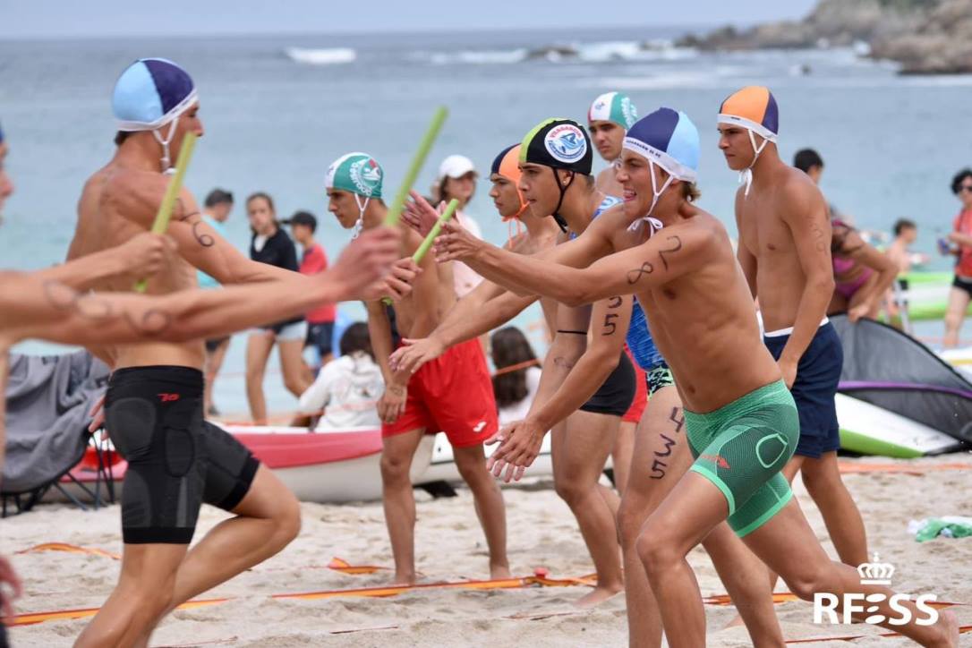 Un momento del Relevo sprint playa juvenil masculino. AUTOR: Javier Sánchez-RFESS
