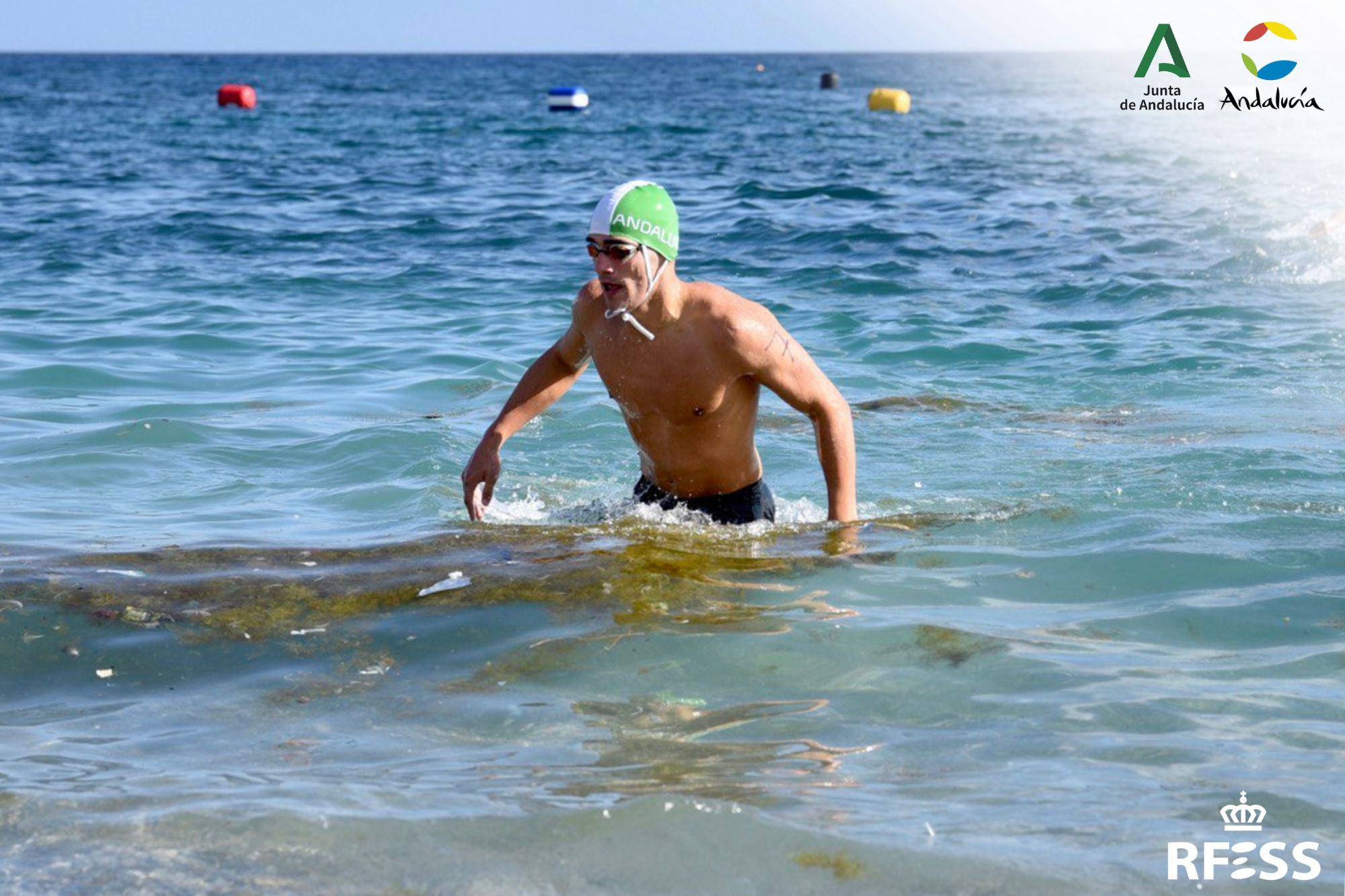 Llegada del cordobés Guillermo Aragón Palacios cuando se hizo con el oro en la prueba de aguas abiertas, Nadar surf - Autor: Javier Sánchez-RFESS