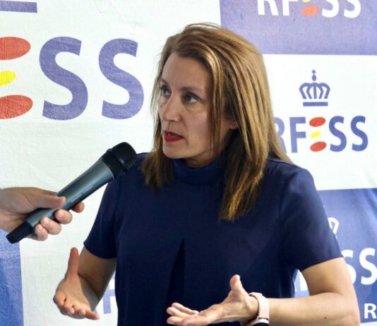 La presidenta de la Real Federación Española de Salvamento y Socorrismo, Isabel García Sanz, durante la entrevista en RFESSMedia. Autora: Rosana Fuset-RFESS