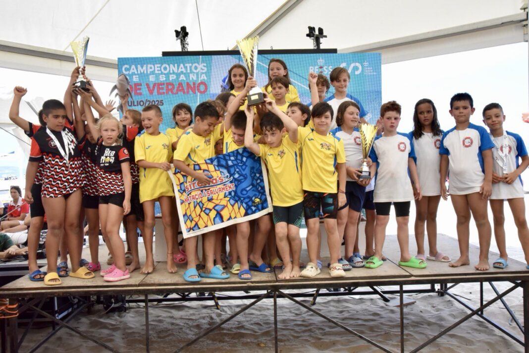 Pódium de la clasificación conjunta de la categoría benjamín del XII Campeonato de España de Benjamín de salvamento y socorrismo celebrado en Castelló de la Plana. Autor: Javier Sánchez-RFESS