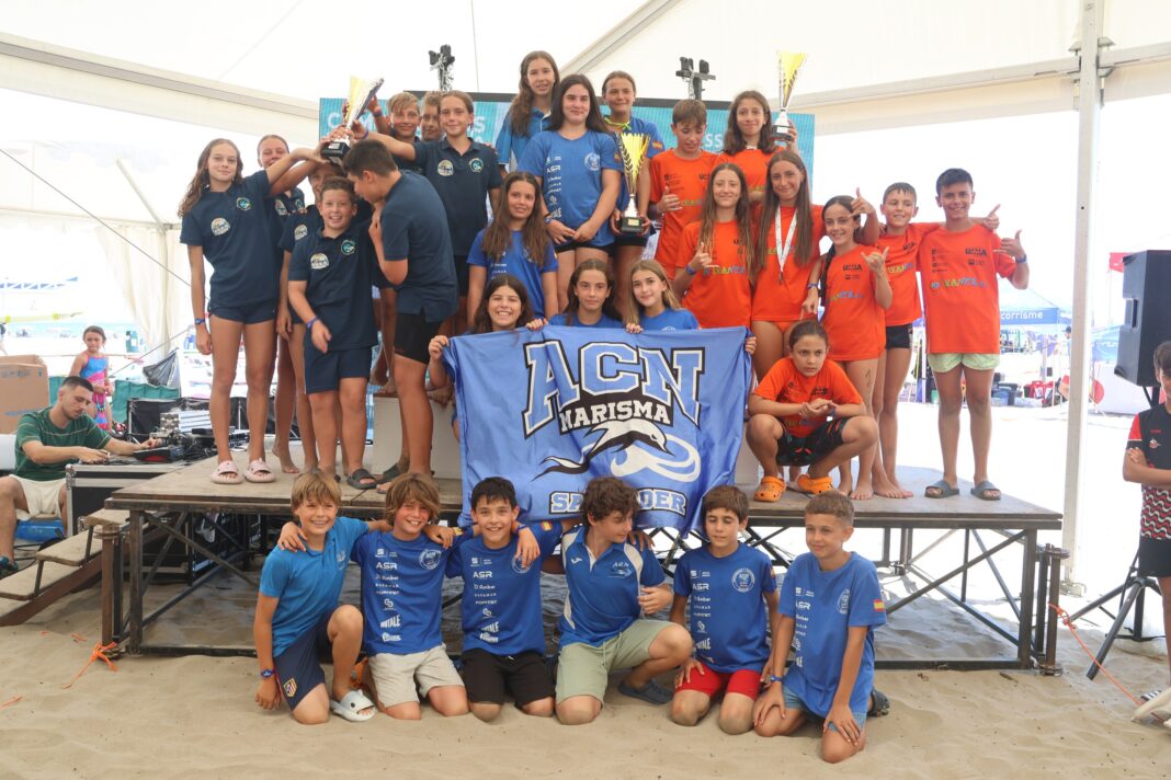 Pódium de la clasificación conjunta de la categoría infantil del XXXVII Campeonato de España de Verano de salvamento y socorrismo celebrado en Castelló de la Plana. Autora: Rosana Fuset -RFESS